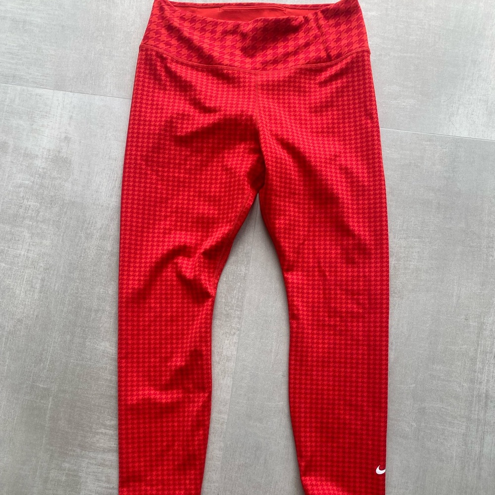 Nike Dry Fit Leggings, Size M